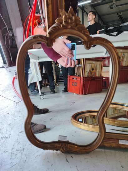 null Lot de 3 miroirs comprenant un miroir rectangulaire dim. : 82 x 62, un miroir...
