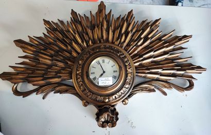 null Lot: barometer in veneer H.: 92 cm and wall clock radiant decoration and shell...