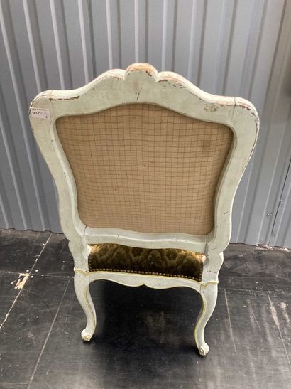 null Chaise en bois mouluré et relaqué

Style Louis XV

H : 96 cm