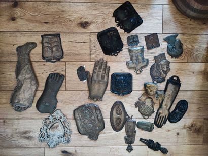 null Lot of various ex voto. Metal, copper, pewter and various.