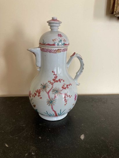 Company of India 

Porcelain teapot 

Height...