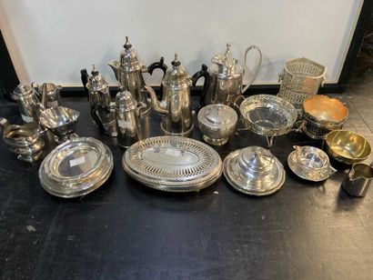 null Handle of silver plated metal of which cups, pourers of which various elements...