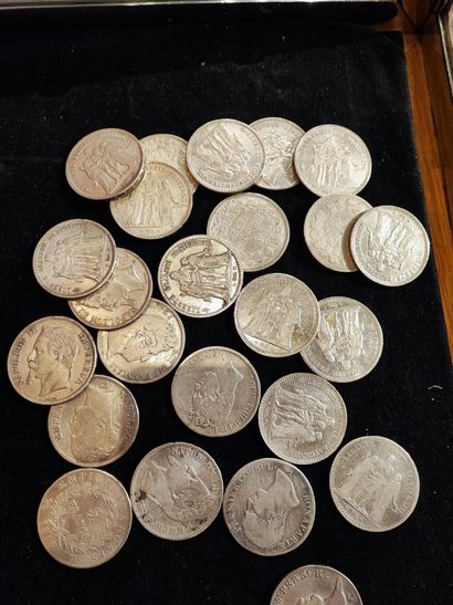 null 
Lot de 24 pièces de 5 francs XIXe siècle, du Premier Empire à la IIIe République....