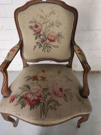 null Napoleon III chair in blackened and painted wood. The seat in tapestry_x000D_.

H.:...
