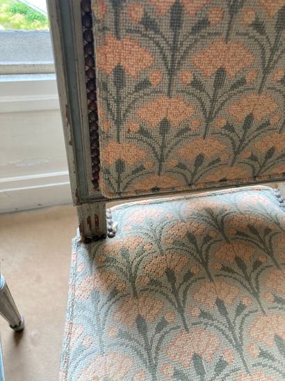 null Suite de six chaises en bois laqué vert et gris, Style Louis XVI_x000D_

H :...