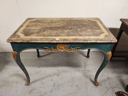 null Middle table in painted wood Venetian style_x000D_ H: 69 cm.

Height: 69 cm...