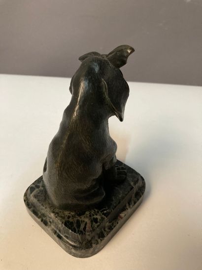 null Sitting dog with butterfly_x000D

Signed on the terrace JANDOZ (?) Ht 12 cm...