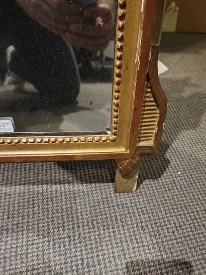 null Deux miroirs en bois doré (accidents et manques)