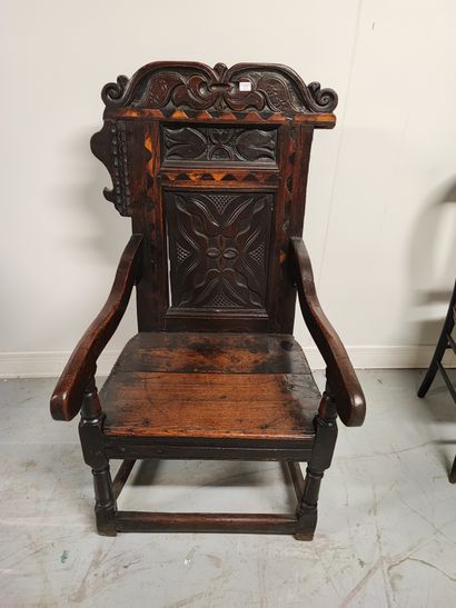 null Armchair in the taste of the Middle Ages in carved natural wood H.: 106 cm._x000D_

Missing...