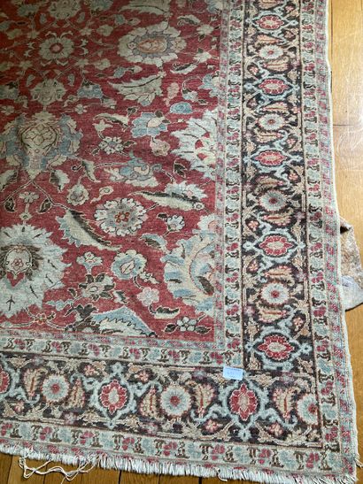 null Carpet in the taste of the productions of Isfahan with floral decoration red...