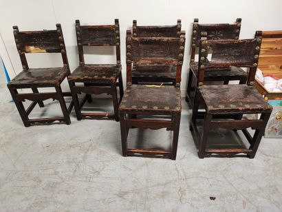 null Suite de six chaises à barrettes dans le style espagnol du XVIIème siècle_x000D_

En...