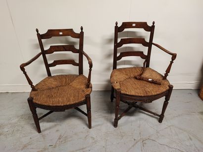 Deux fauteuils « bonne femme », l’assise...