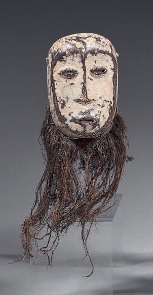 null Mask from the Maniema stylistic area (Congo) Wood, vegetable fibers and white...