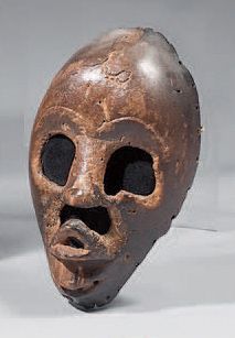  Masque Dan (Côte d'Ivoire) Curieux masque aux grands yeux circulaires autrefois...
