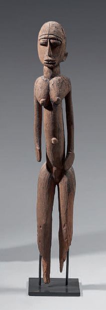 null Large standing female statue Lobi (Burkina-Faso)
Wood with patina of use.
(Visible...