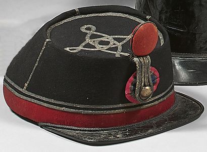 null Small shako for a lieutenant of the Garde Nationale Mobile, dark blue cloth...