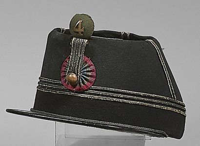 null Shako of captain of the sedentary national guard, barrel covered with black...