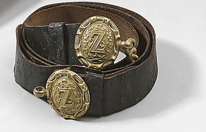 null Zouaves officer's belt in black leather, pair of oval gilt brass clasps chiseled...