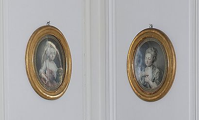 null Ensemble de trois gravures couleurs ovales: 
- D'après Pierre DAVESNE (1709-c.1796),...