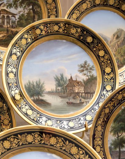 null Neuf assiettes en porcelaine de Foëscy de la première moitié du XIXe siècle
Marques...