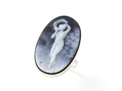null Silver ring 800 thousandths decorated with a cameo agate 2 layers decorated...