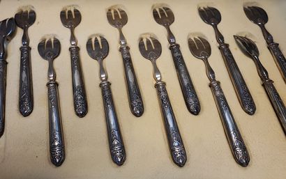 null Twelve oyster forks and twelve tea spoons in silver and gilt metal / France,...