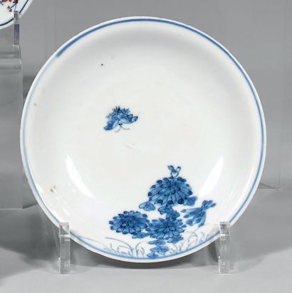 CHINE pour le JAPON - XVIIe siècle Coupelle circulaire en porcelaine dite Kosometsuke...