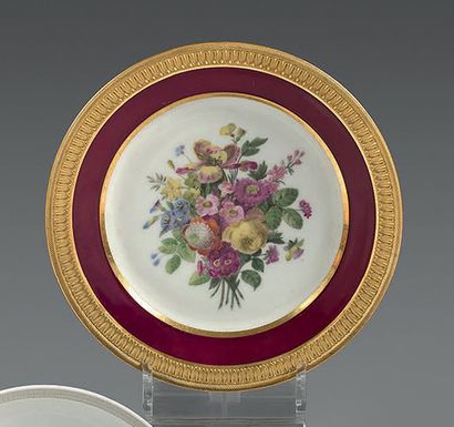 PARIS, Manufacture de NAST Beautiful circular porcelain plate decorated in the center...