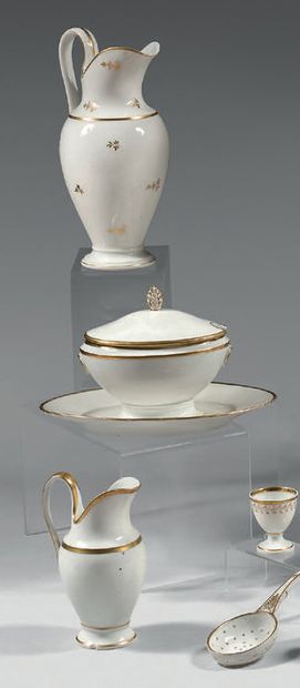 Paris, Manufacture de NAST Composite porcelain set including a covered sugar bowl...