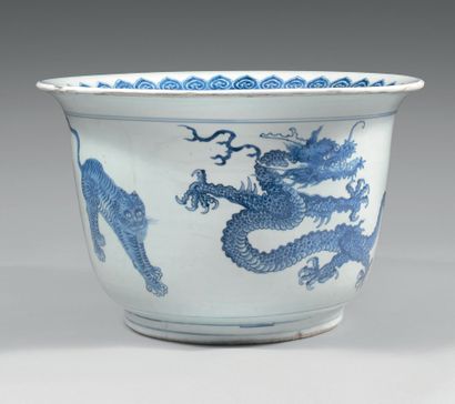 CHINE - Début de la période Kangxi (1662-1722) Belle et rare jardinière circulaire...