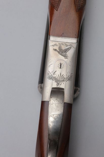 null Left-handed rifle with against plates calibre 12/70 (n°51799). Smooth 70 cm...
