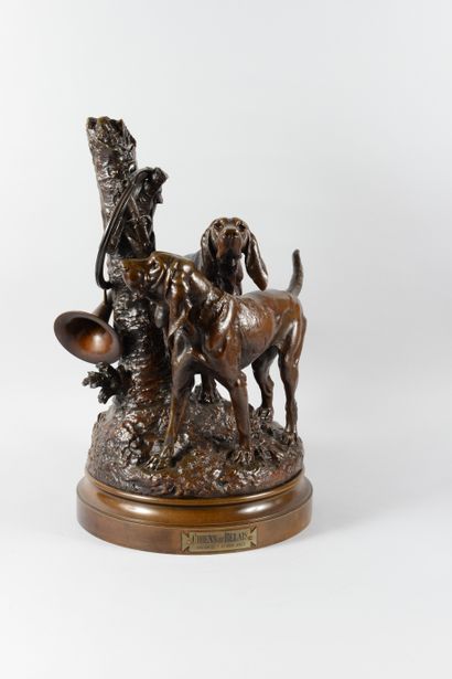 null Prosper LECOURTIER (1851-1925). Dogs at the relay. Important bronze with brown...