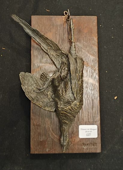 null Pierre Jules MENE (1810-1879). Nature morte au faisan. Bronze à patine brune...