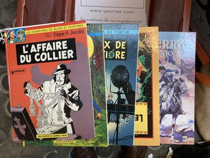 null 1 fort lot de bandes dessinées dont Blake et Mortimer, Astérix , Sylvain et...