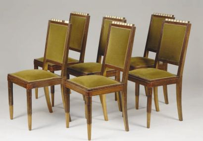 NATHAN Fernand (attribué à) Suite de huit chaises en ébène de macassar et bakélite...