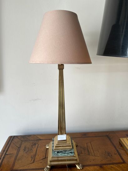 null Lot of three lamps: 

Bronze and green marble lamp base, claw feet, H: 36 (ref...