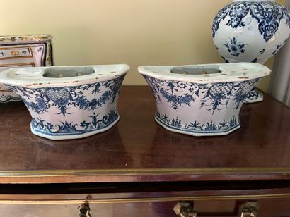 null Earthenware: Pair of flowerpots, flowerpot chest of drawers, covered vase Lille...