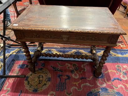 
Table en bois, style Henri II, travail ...