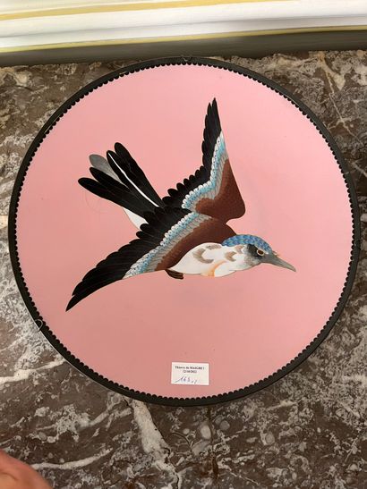 null JAPON

Paire de plats émaillés décor d'oiseau 

Fin XIXème siècle 

Usures

diam...