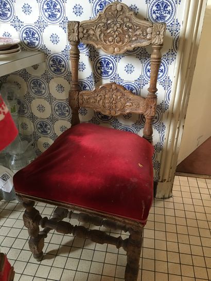 null Pair of chairs in natural wood carved with scrolls, southern style (ref 33)