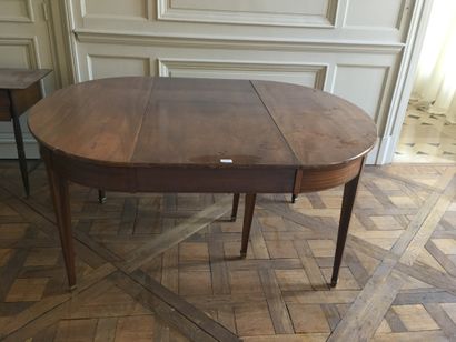 null Mahogany veneer table, sheath legs_Style Directoire. (ref 3)