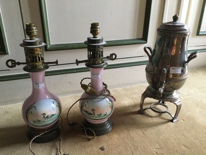 Pair of porcelain lamps with pink background,...