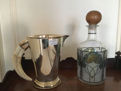 Silver plated metal carafe, the handle in...