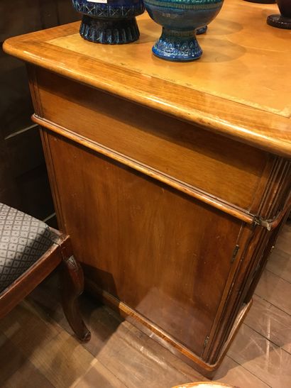 null English style pedestal desk (chips). Joint: Louis XVI style office chair (ref...