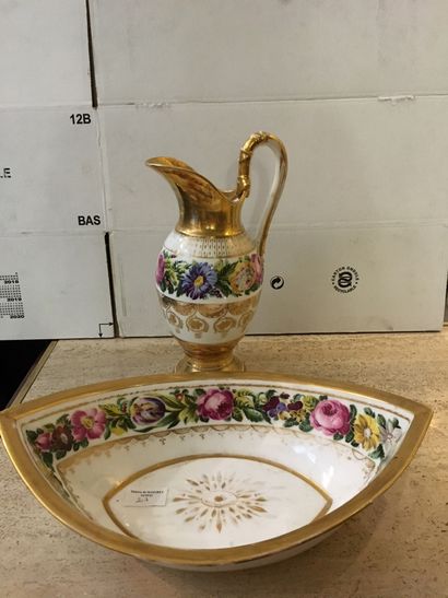 null Ewer and its basin in porcelain of Paris gold background decorated with flo...