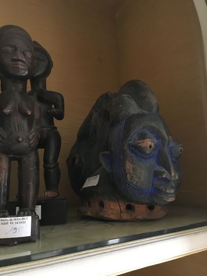null Set of statuettes from Africa or Indonesia, carved, lacquered or patinated wood...