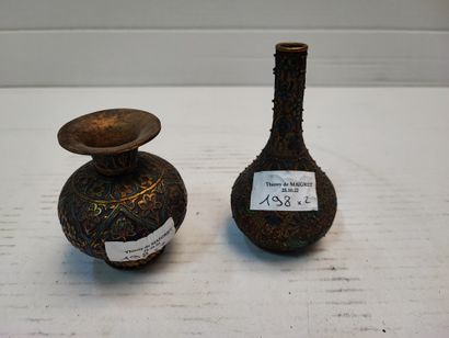 Deux vases émaillés

Fin du XIXème siècle...