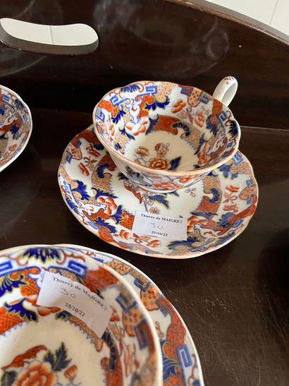 null Small batch of tea cups and saucers

Hindustan model, Japan style 

some we...