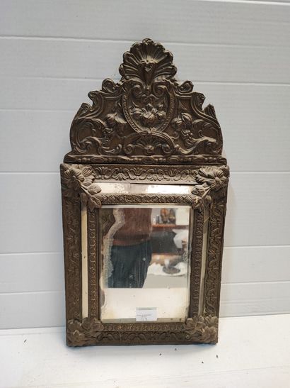 null Miroir en laiton, Style Louis XIII

H : 56 cm 

Accidents 

ref 130