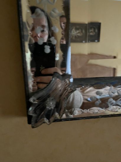 null Miroir de Venise à fronton. XXe siècle. Haut.: 76 cm. (réf 96)